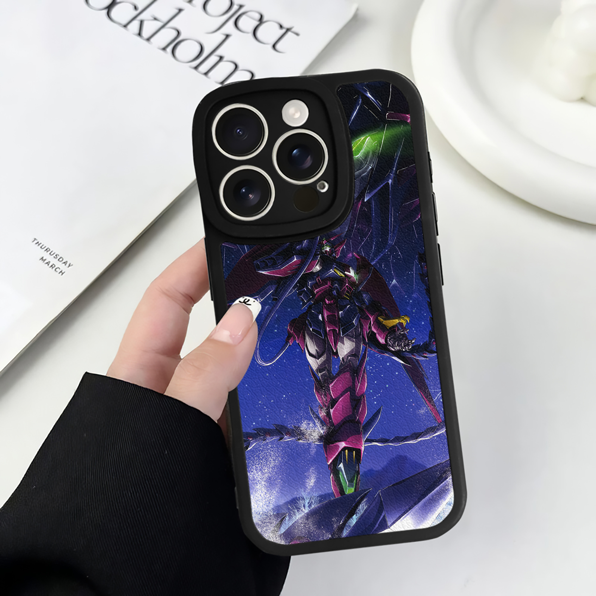 （画像用） 機動戦士ガンダム Mobile Suit Gundam 【iPhone 16シリーズ対応】シリコンスマホケース（レザー調） 材質：シリコン